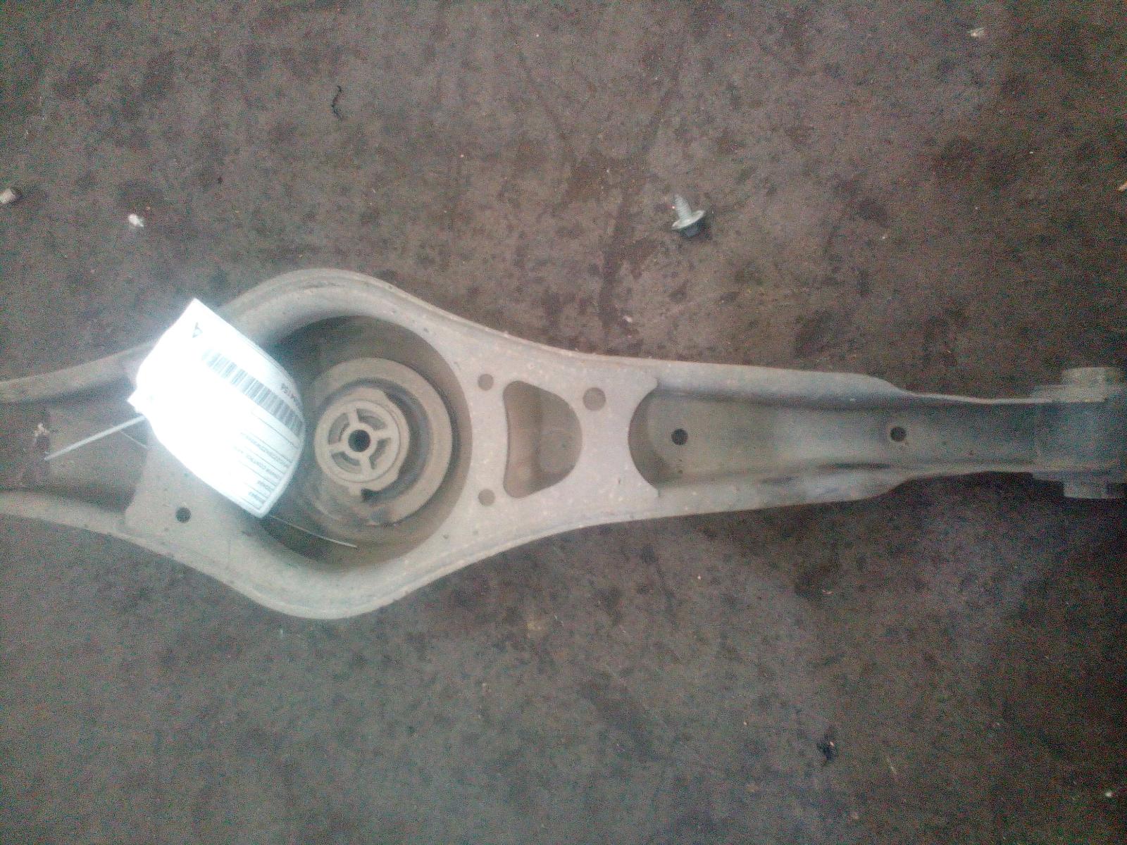 View Auto part Left Rear Trailing Arm Volkswagen Tiguan 2012