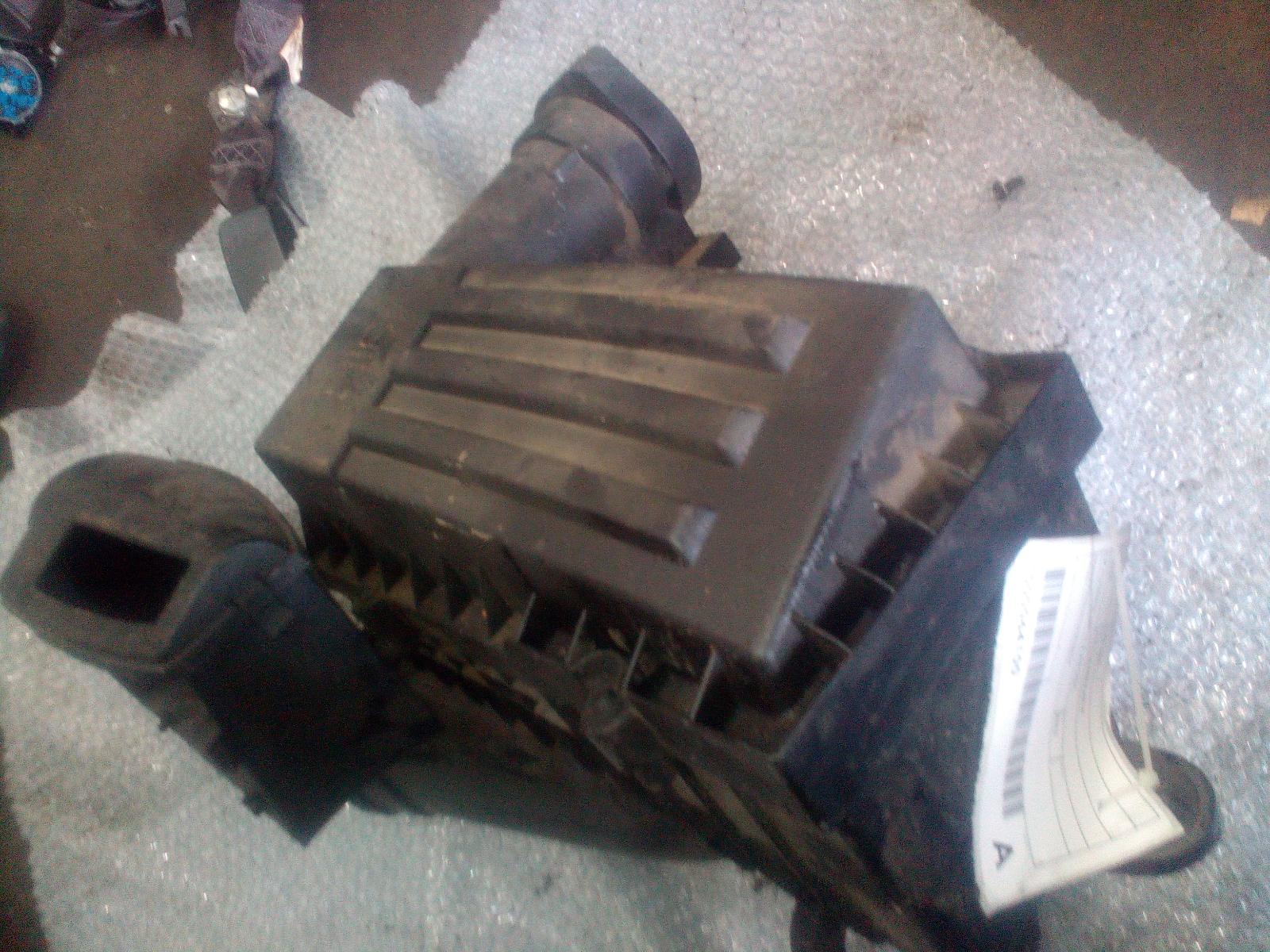 View Auto part Air Cleaner/Box Volkswagen Tiguan 2012