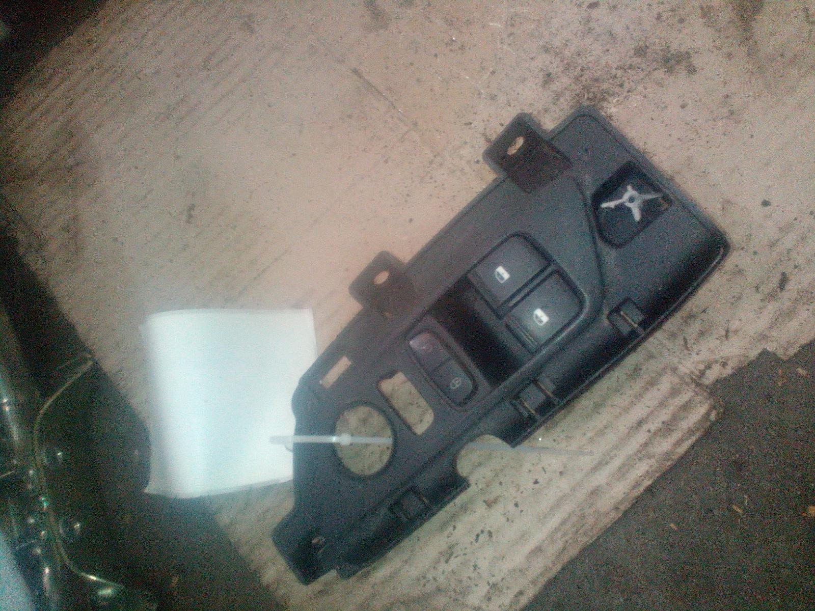 View Auto part Pwr Dr Wind Switch Ldv G10 2020
