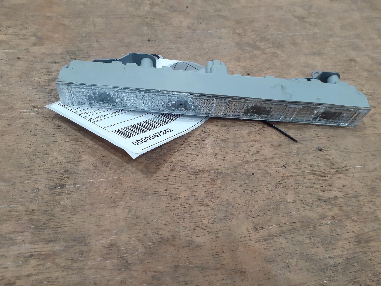 2014 Toyota Camry High Level Stoplight View Auto part High Level Stoplight Toyota Camry 2014