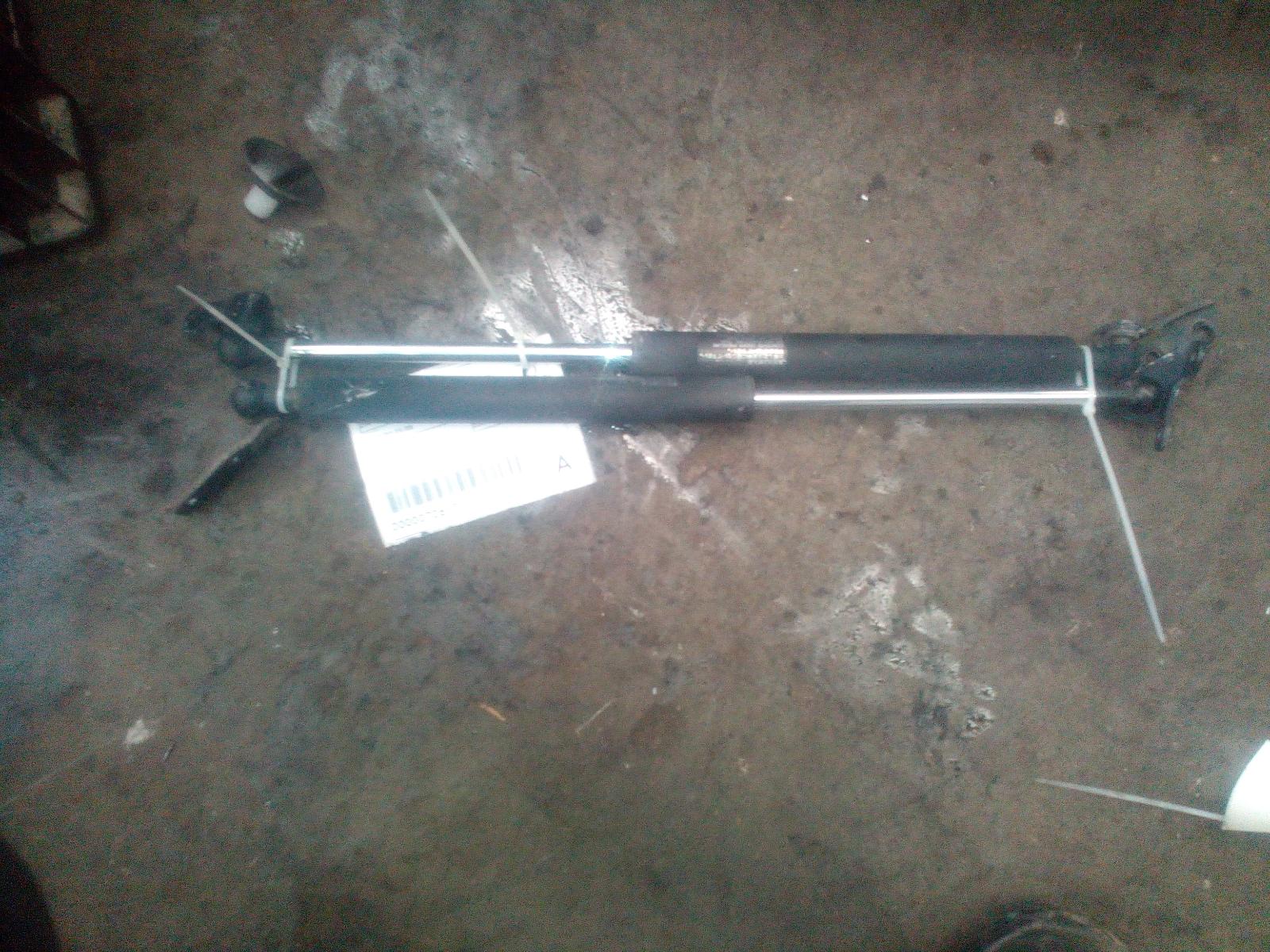 View Auto part Hatch Strut Honda Jazz 2005